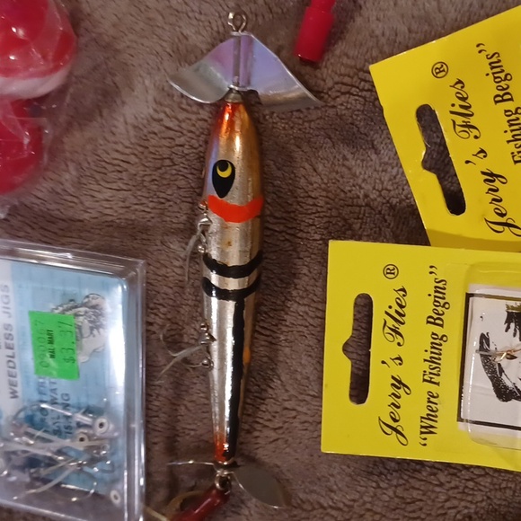 Fishing tackle and tackle box mostly new old stock many unopened lures others no - Picture 12 of 12